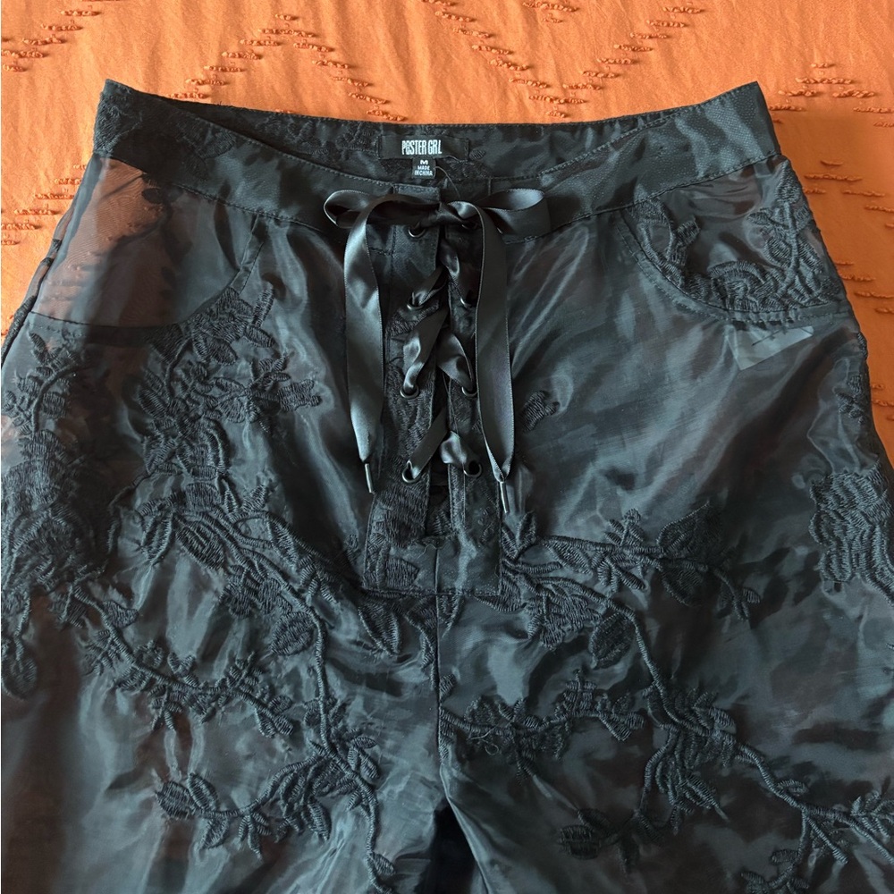 POSTER GIRL Dollskill pant - Picture 7 of 7